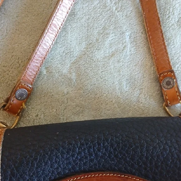 Dooney & Bourke "Big Duck" AWL Crossbody Bag (Vintage) - Picture 11 of 14